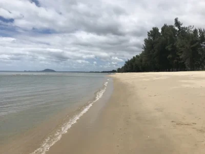 ban_krut_beach_golden_sea_village_thailand