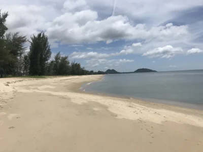 beach_ban_krut_golden_sea_village_thailand